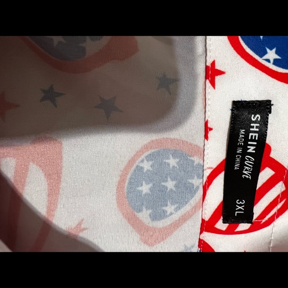 SHEIN Blouse👚 - Picture 2 of 4